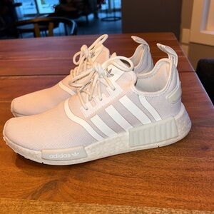 adidas sneakers, Women’s size 8